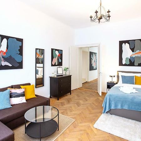 5Br 2Bath Family Apt 5Mins To Wenceslas Square Prague Ngoại thất bức ảnh