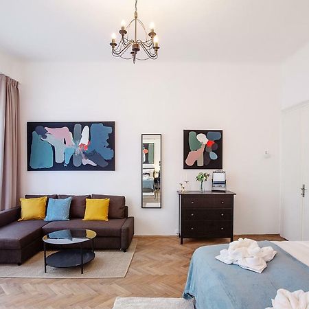 5Br 2Bath Family Apt 5Mins To Wenceslas Square Prague Ngoại thất bức ảnh