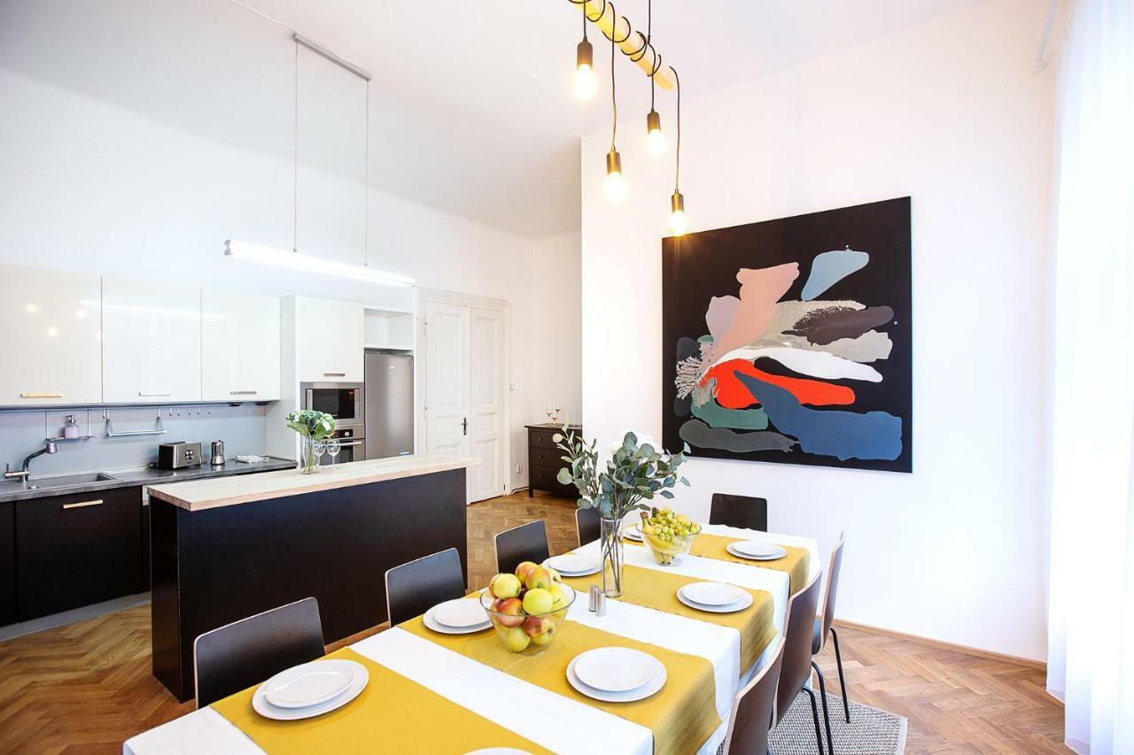 5Br 2Bath Family Apt 5Mins To Wenceslas Square Prague Ngoại thất bức ảnh