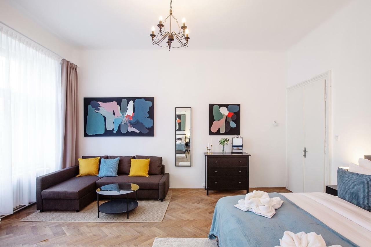 5Br 2Bath Family Apt 5Mins To Wenceslas Square Prague Ngoại thất bức ảnh