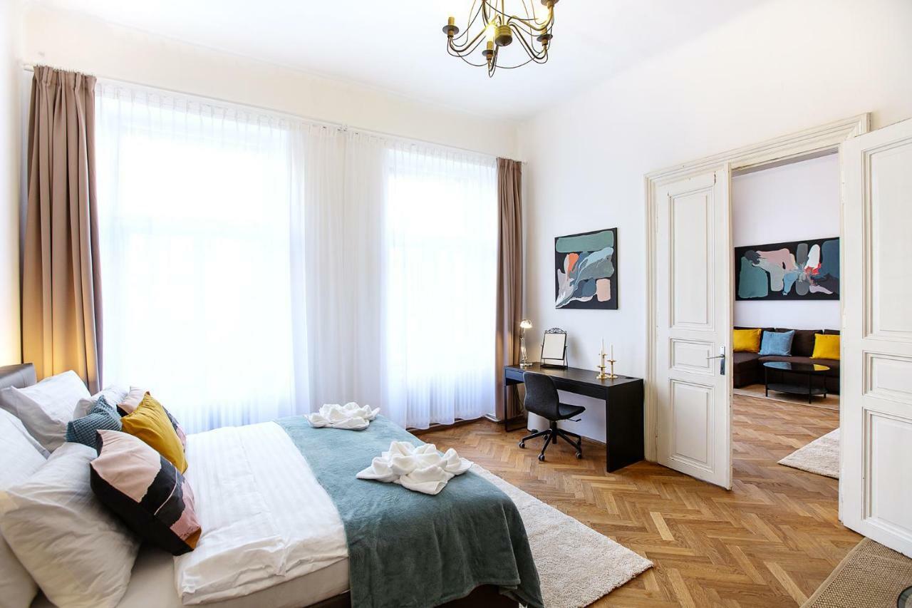 5Br 2Bath Family Apt 5Mins To Wenceslas Square Prague Ngoại thất bức ảnh