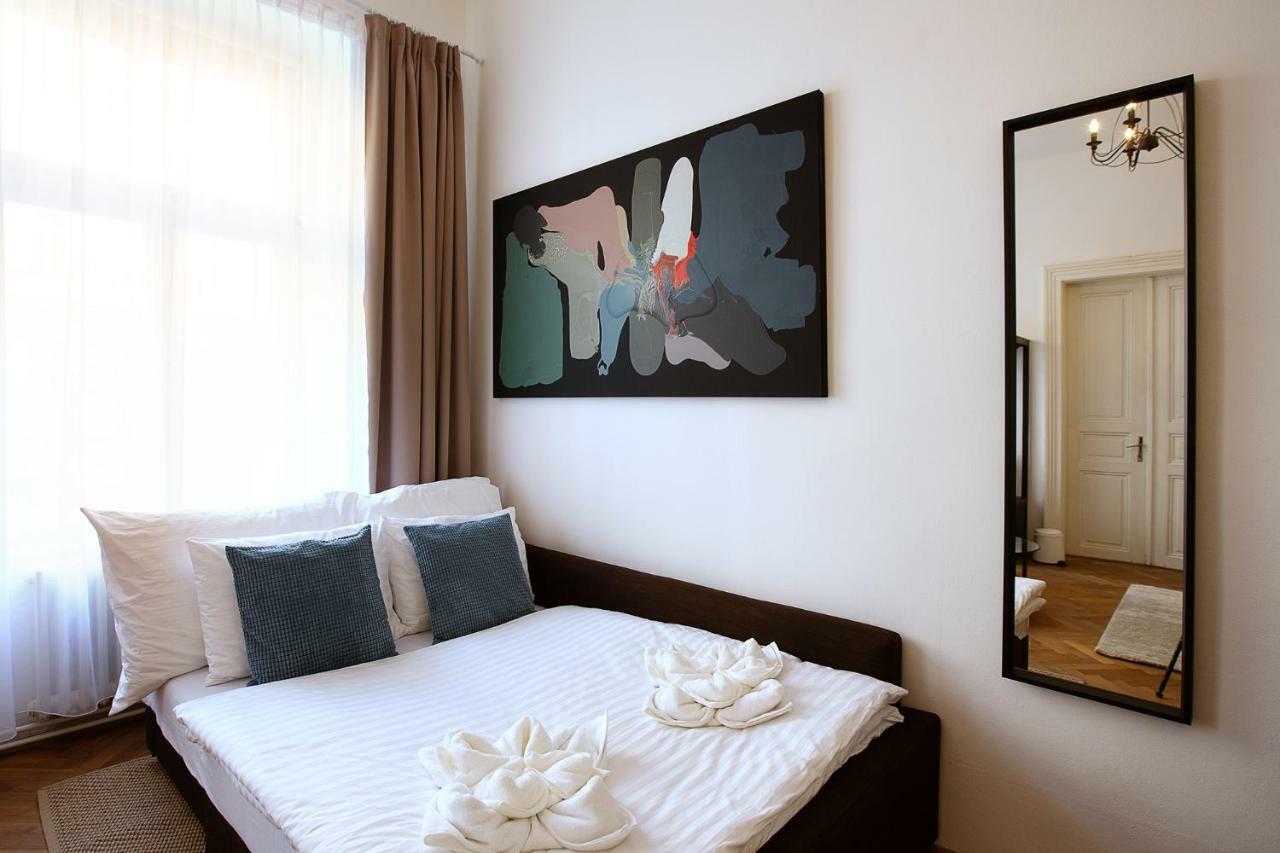 5Br 2Bath Family Apt 5Mins To Wenceslas Square Prague Ngoại thất bức ảnh