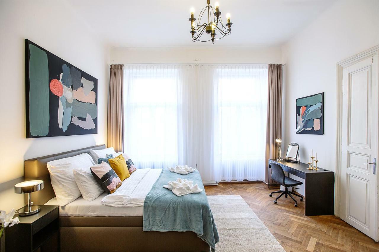 5Br 2Bath Family Apt 5Mins To Wenceslas Square Prague Ngoại thất bức ảnh