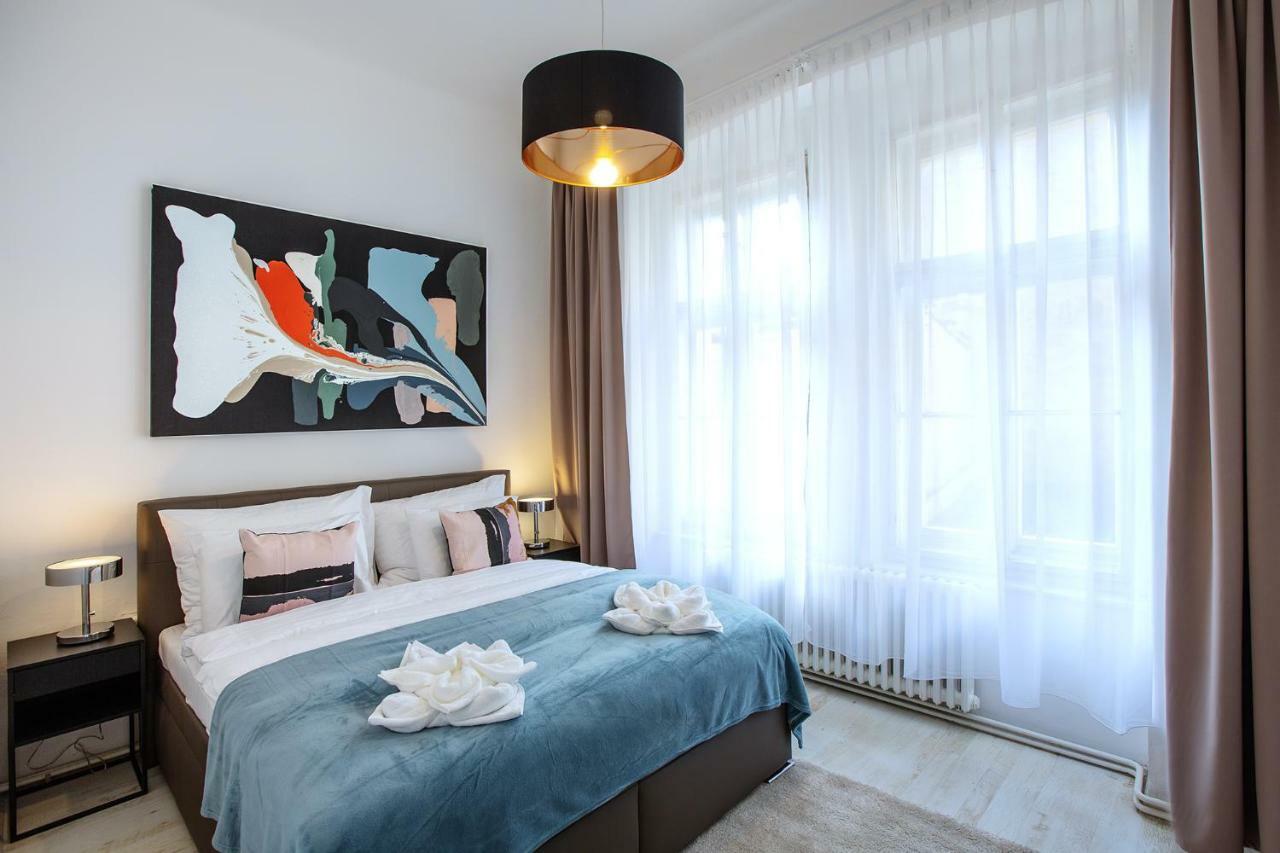 5Br 2Bath Family Apt 5Mins To Wenceslas Square Prague Ngoại thất bức ảnh